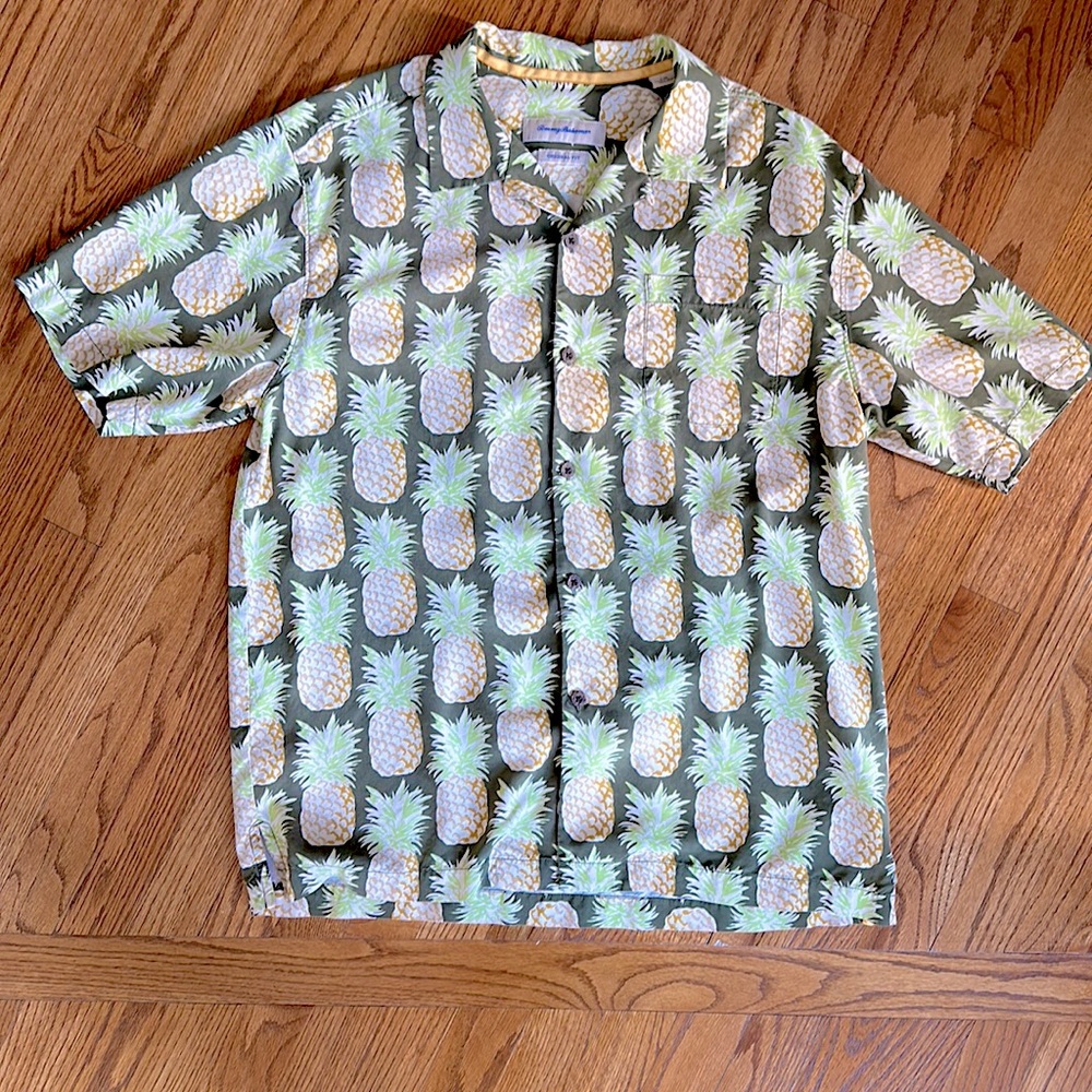 Men’s Tommy Bahama silk shirt